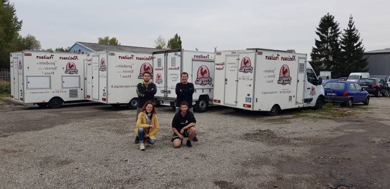 Prestation traiteur en urgence flotte de foodtrucks formules repas sur mesure en Alsace