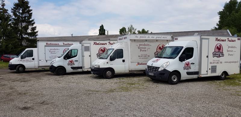 Prestation traiteur en urgence flotte de foodtrucks formules repas sur mesure en Alsace